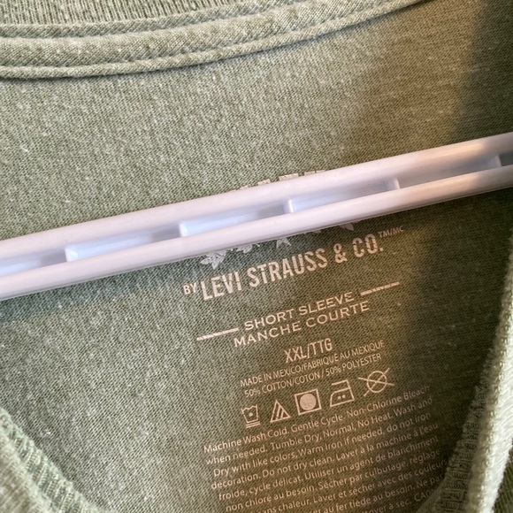 SOLD 🚫 Levi's Tshirt 🤩 - Picture 4 of 4